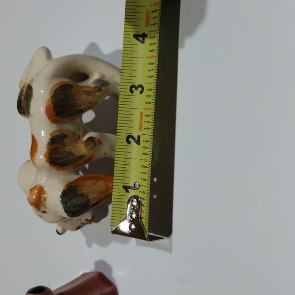 Vintage 1960, dog lifting leg on fire hydrant salt and pepper shaker made Japan - Picture 9 of 11